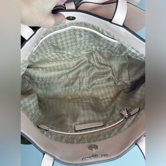 EUC Karl Lagerfeld Tote no call outs - Picture 8 of 15